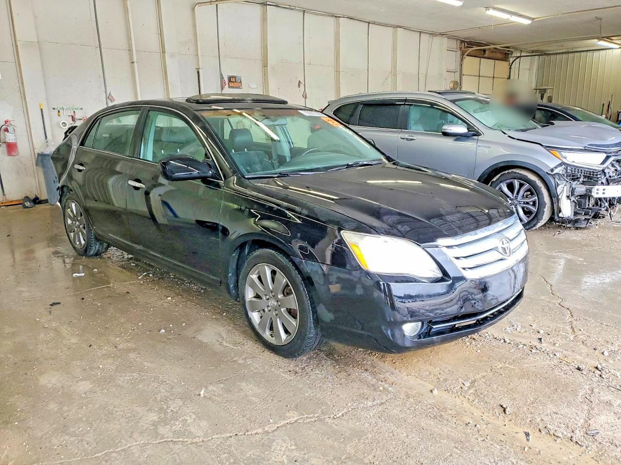 2007 Toyota Avalon Touring - Image 4