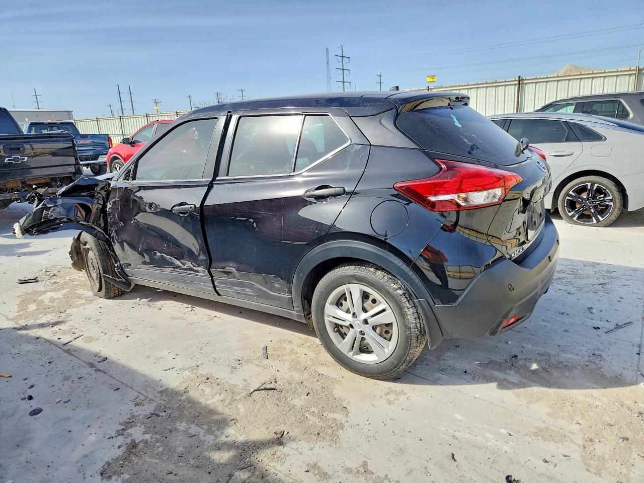 2020 Nissan Kicks S - Фото 2