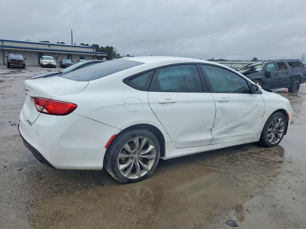 2015 Chrysler 200 S - Фото 3