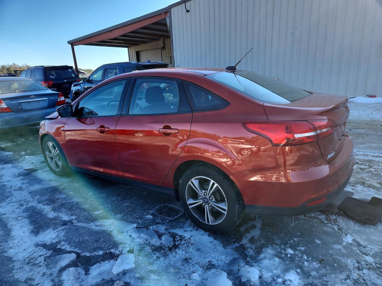 2018 Ford Focus Se - Image 2