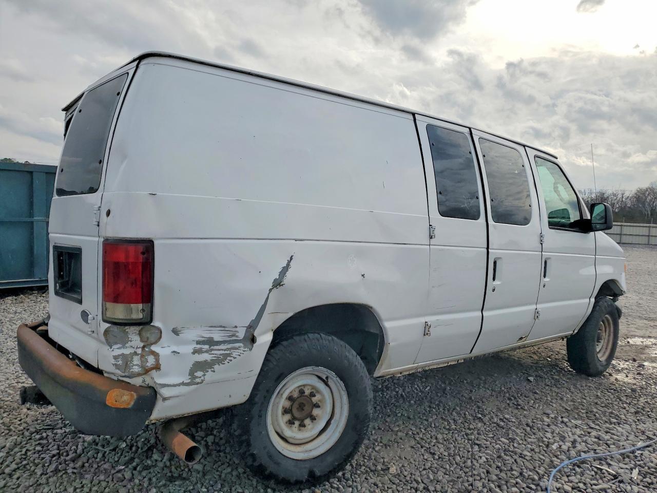 2006 Ford Econoline E250 Van - Image 3