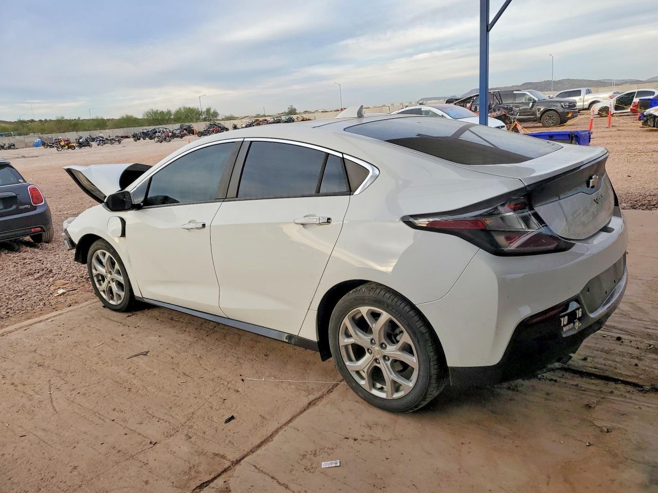 2018 Chevrolet Volt Premier - Фото 2