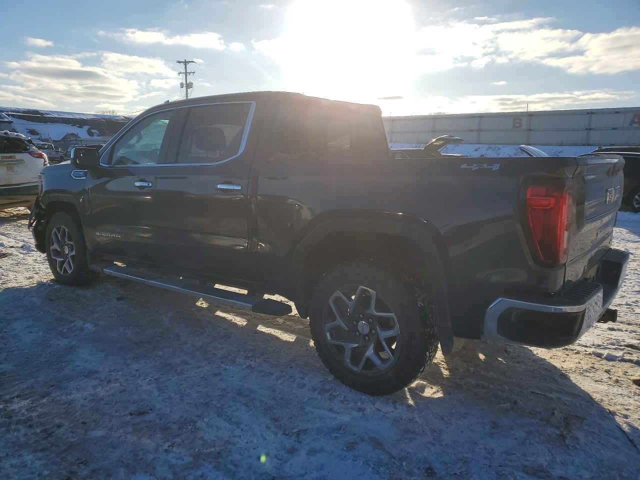 2022 GMC Sierra K1500 Slt - Image 2