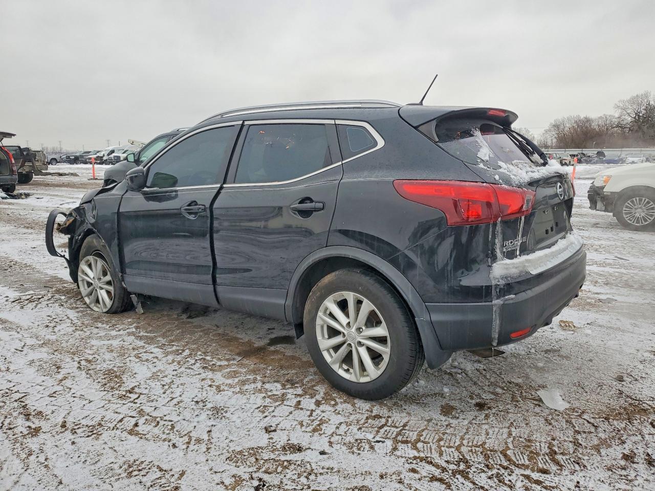 2017 Nissan Rogue Sport S - Фото 2