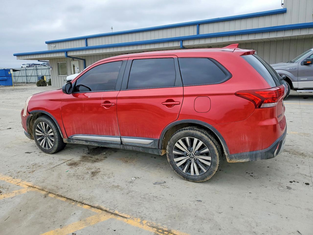 2019 Mitsubishi Outlander Es - Image 2