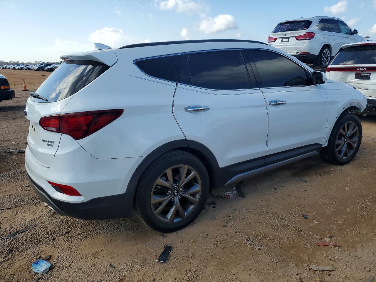2018 Hyundai Santa Fe Sport - Image 3