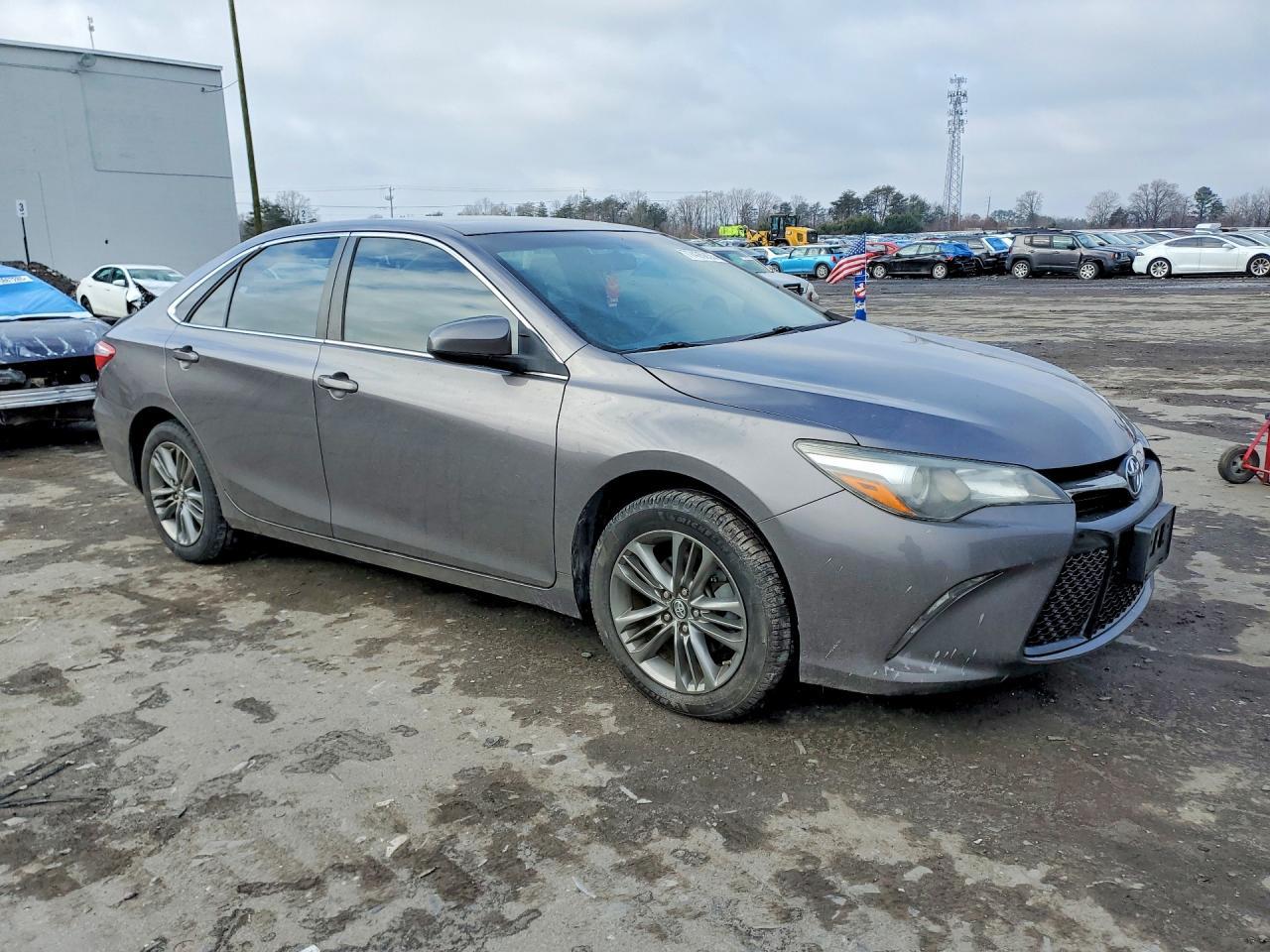 2016 Toyota Camry Le - Image 4
