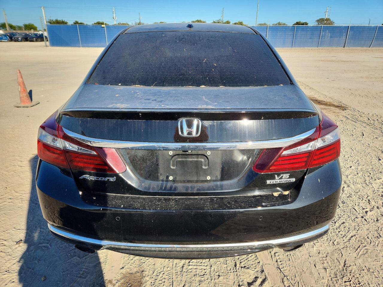 2017 Honda Accord Touring - Image 6