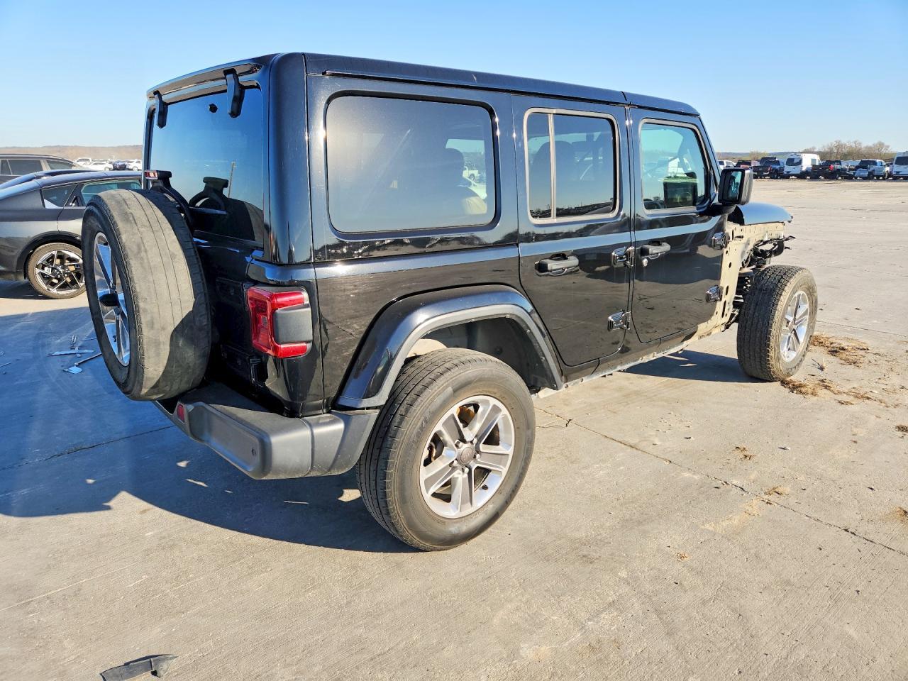 2018 Jeep Wrangler Unlimited Sahara - Фото 3