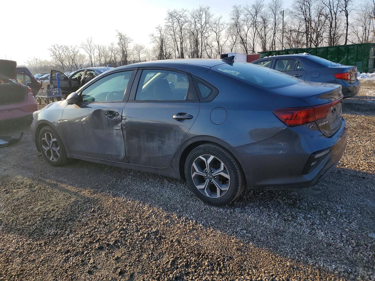 2021 Kia Forte Fe - Фото 2