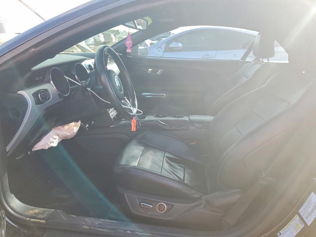 2016 Ford Mustang - Image 7