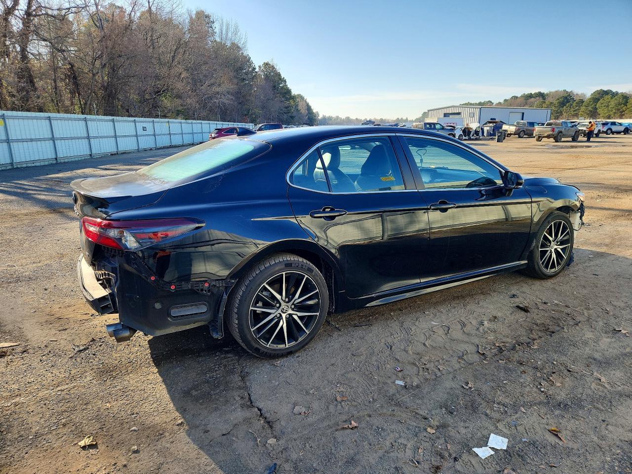 2023 Toyota Camry Se - Image 3