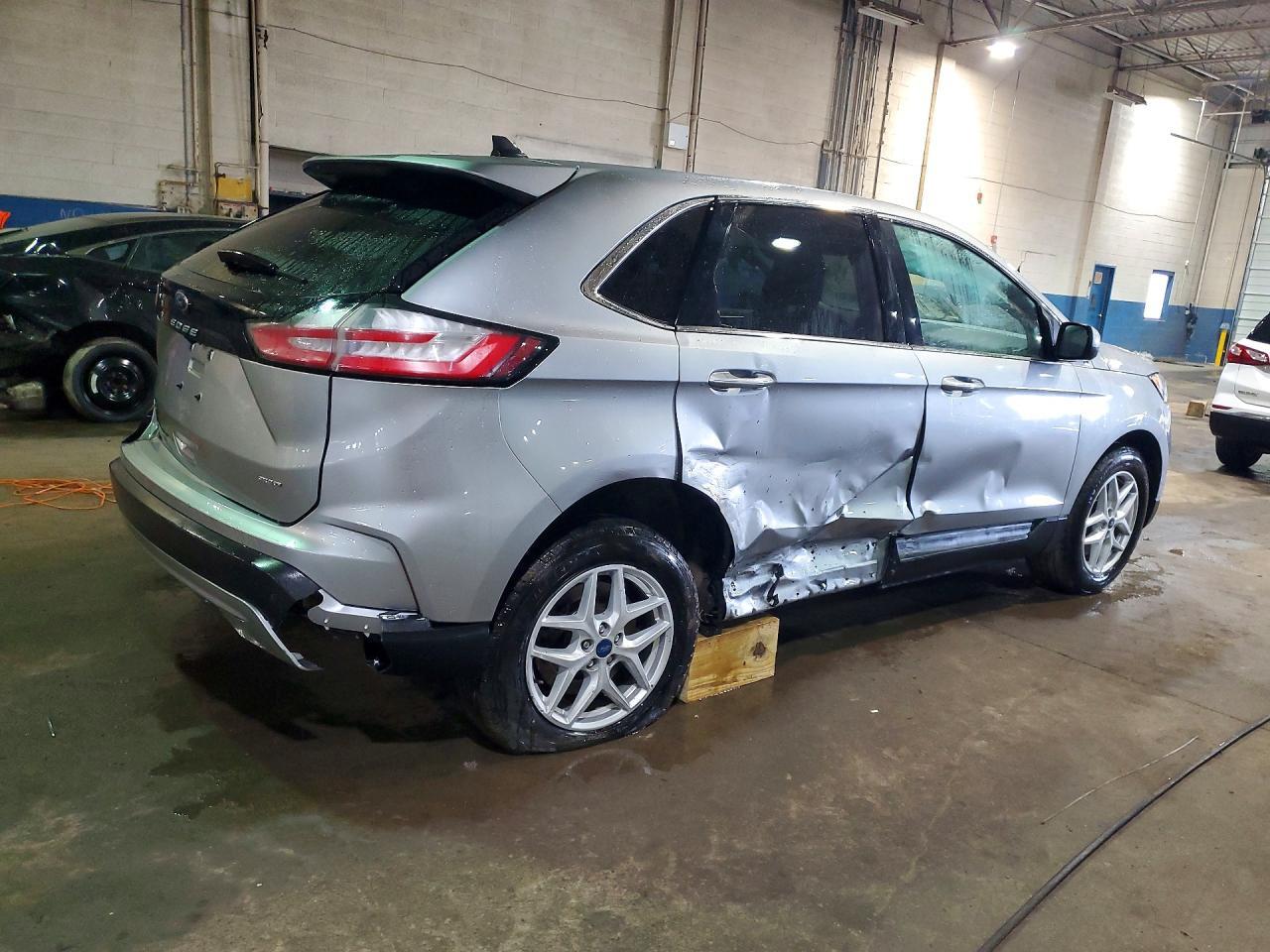 2022 Ford Edge Sel - Image 3