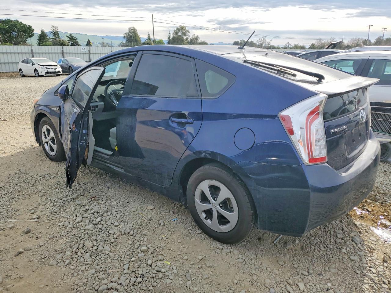 2013 Toyota Prius - Фото 2
