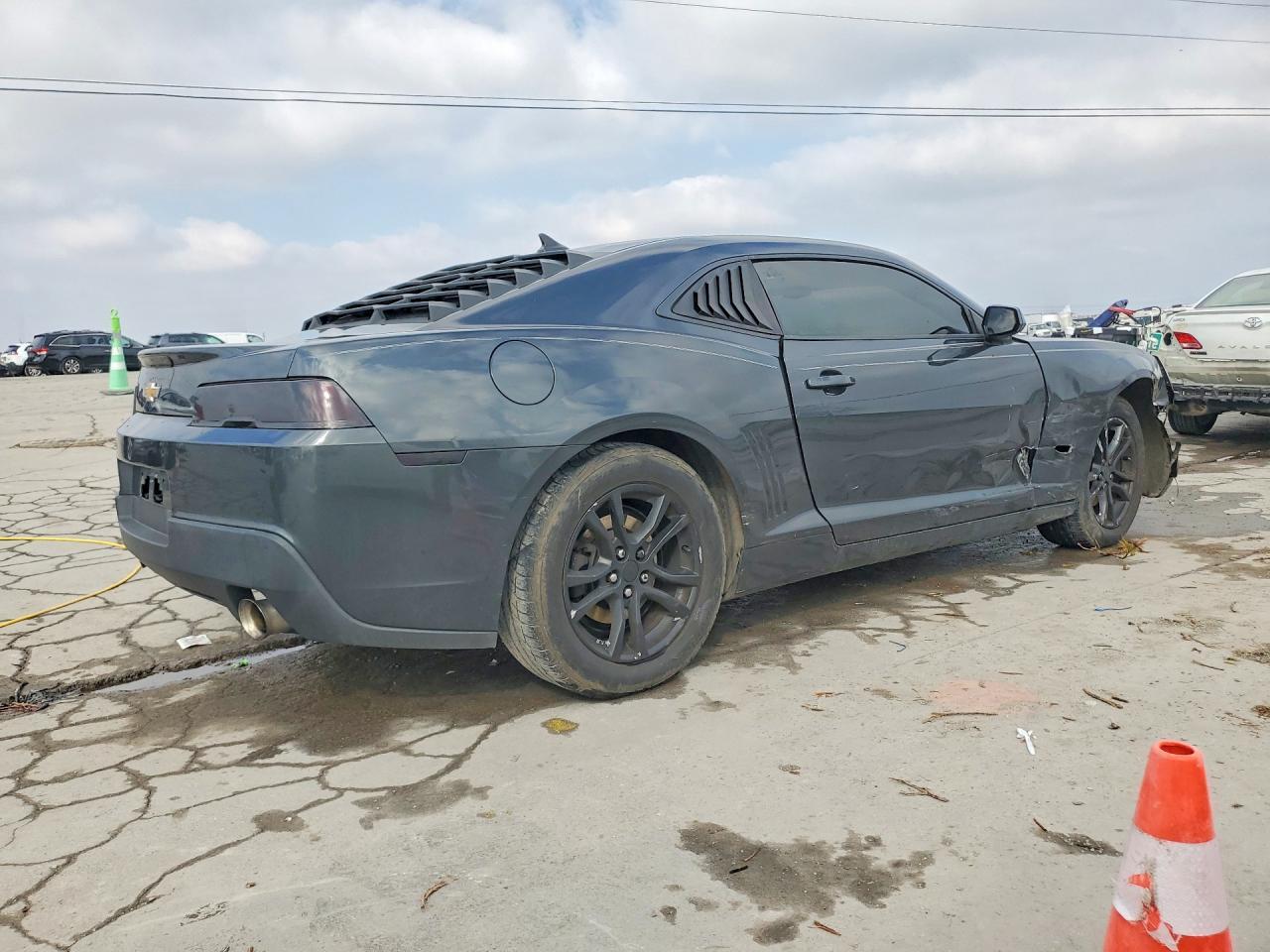 2015 Chevrolet Camaro Ls - Image 3