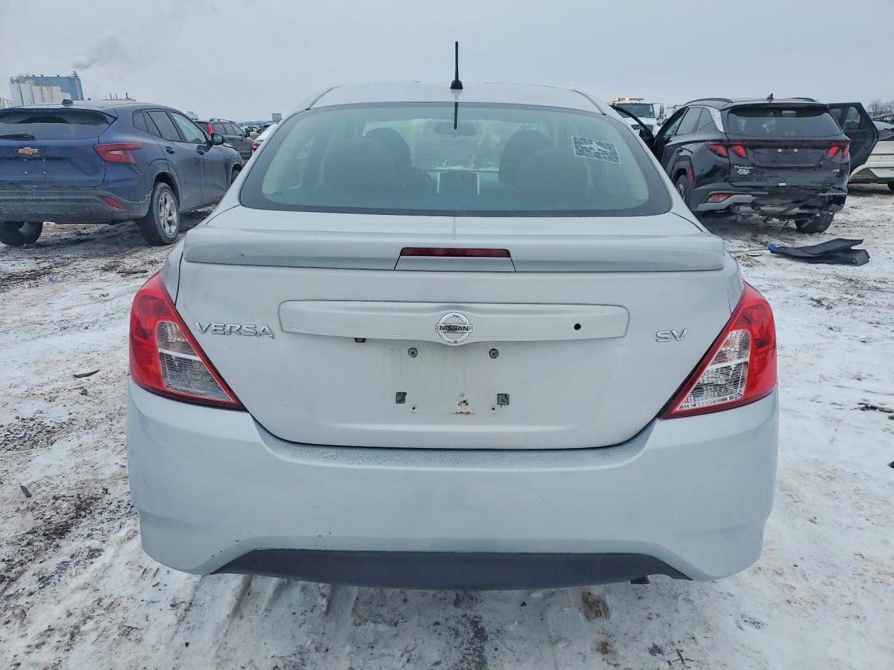 2019 Nissan Versa S - Фото 6