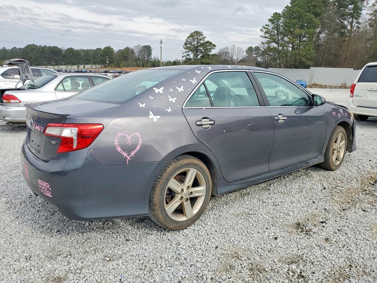 2014 Toyota Camry Se - Image 3