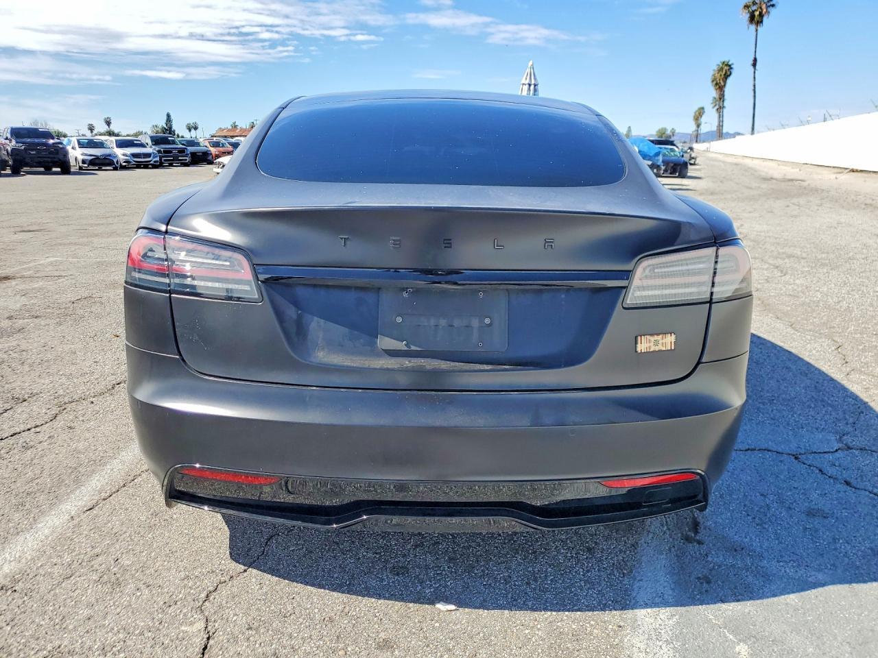 2022 Tesla Model S - Фото 6