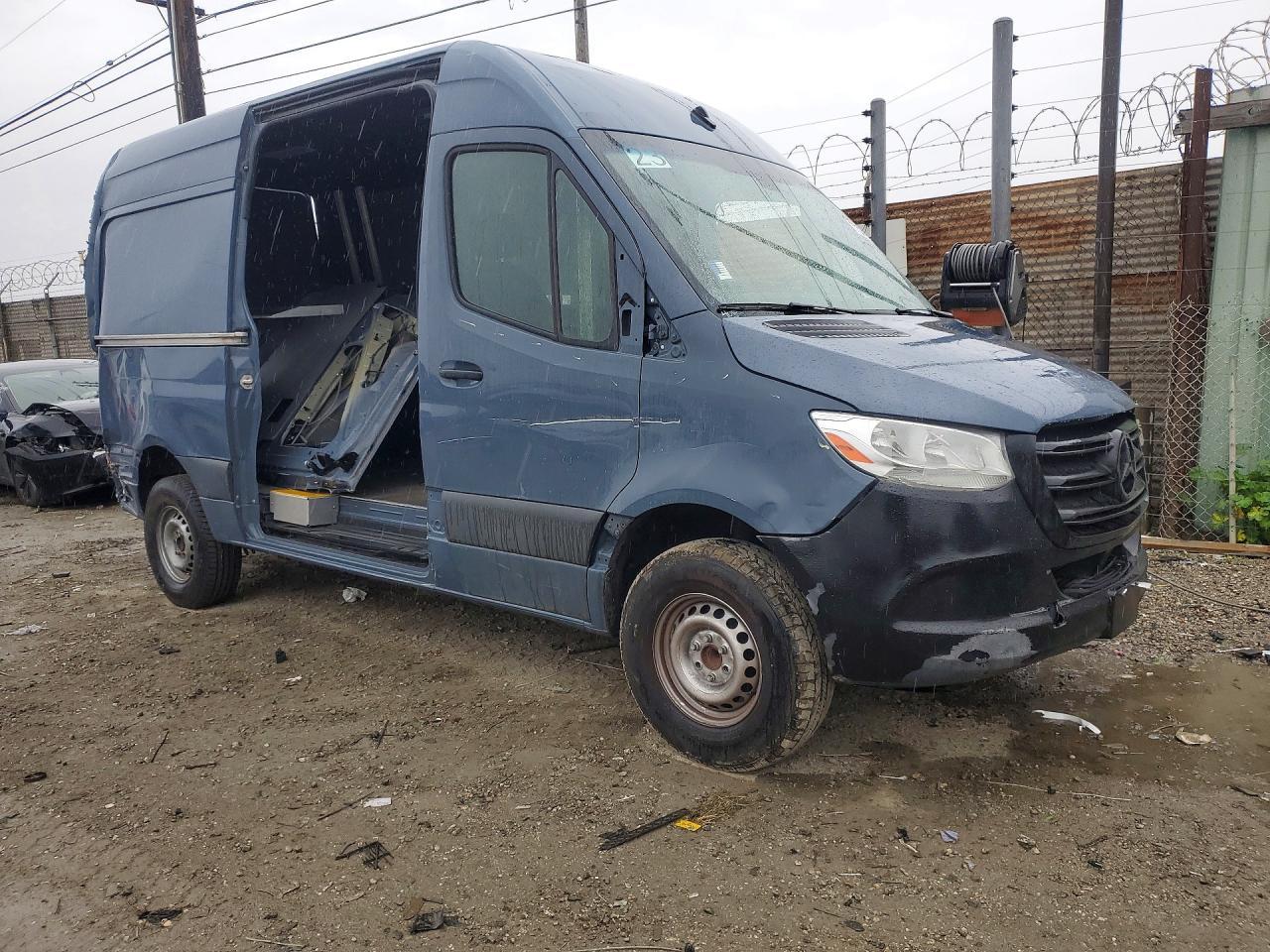 2019 Mercedes Benz Sprinter 2500 Delivery Van - Image 4