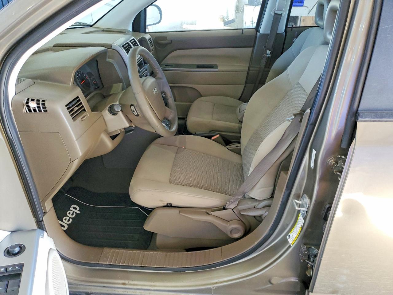 2010 Jeep Compass - Image 7