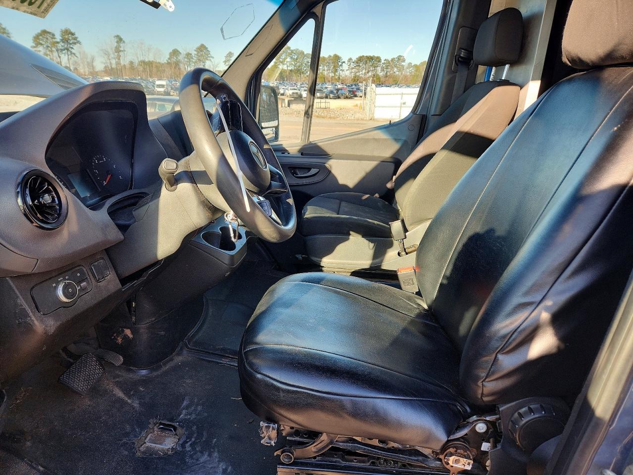 2019 Mercedes Benz Sprinter 2500 Delivery Van - Фото 7