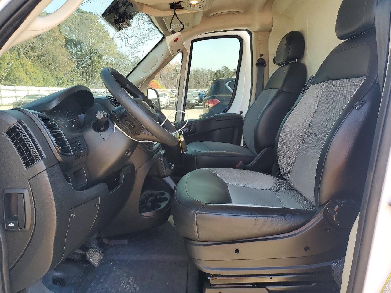 2022 Ram Promaster 2500 Delivery Van - Image 7
