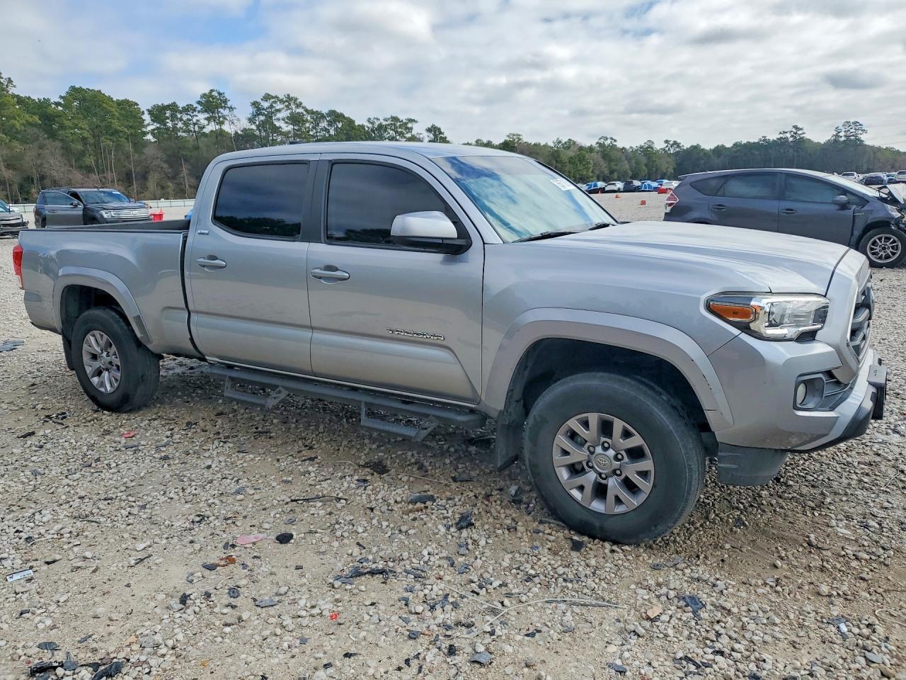 2017 Toyota Tacoma Sr5 V6 - Image 4