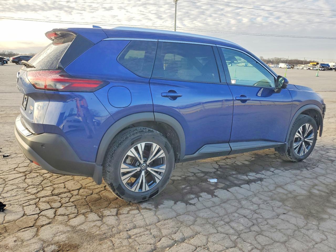 2021 Nissan Rogue Sv - Фото 3