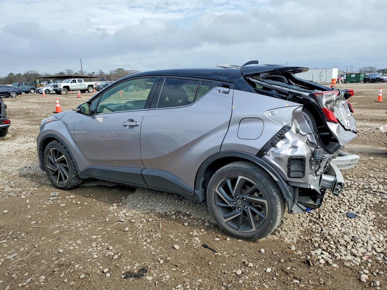 2020 Toyota C-Hr Xle - Фото 2