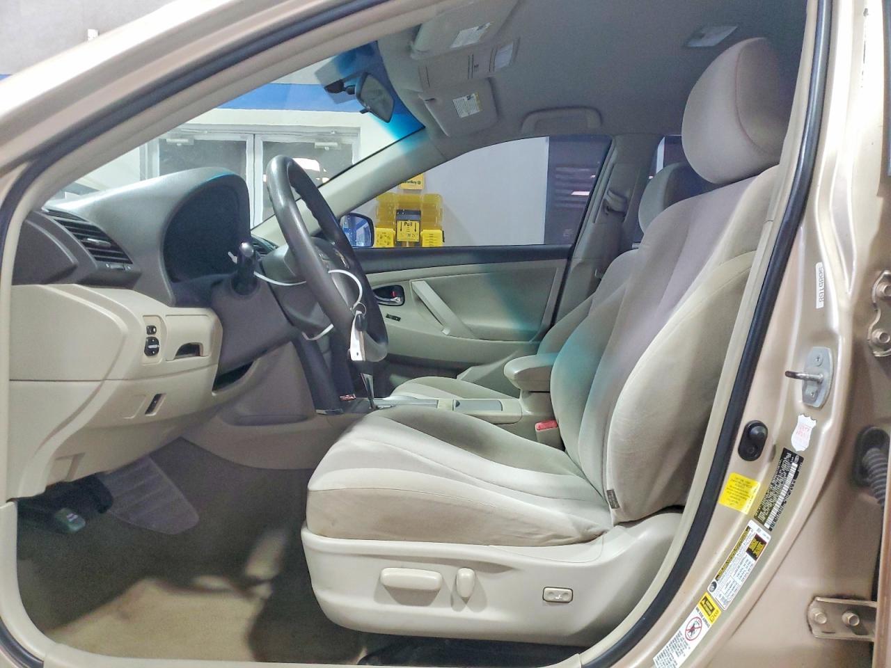 2011 Toyota Camry Le - Фото 7