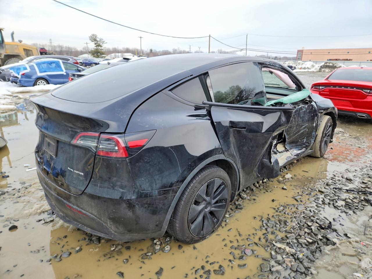 2025 Tesla Model Y - Image 3