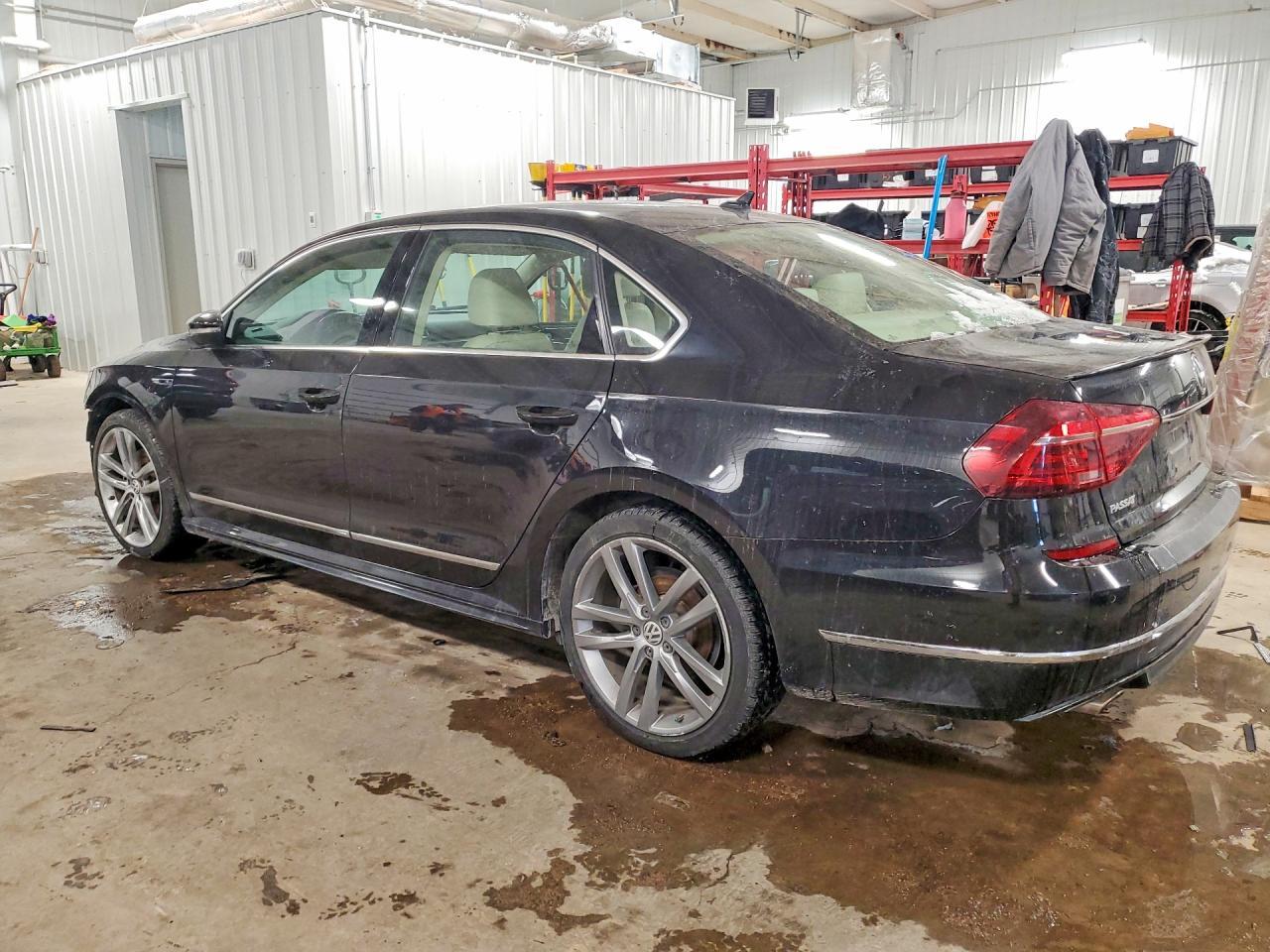 2019 Volkswagen Passat Se R-Line - Фото 2