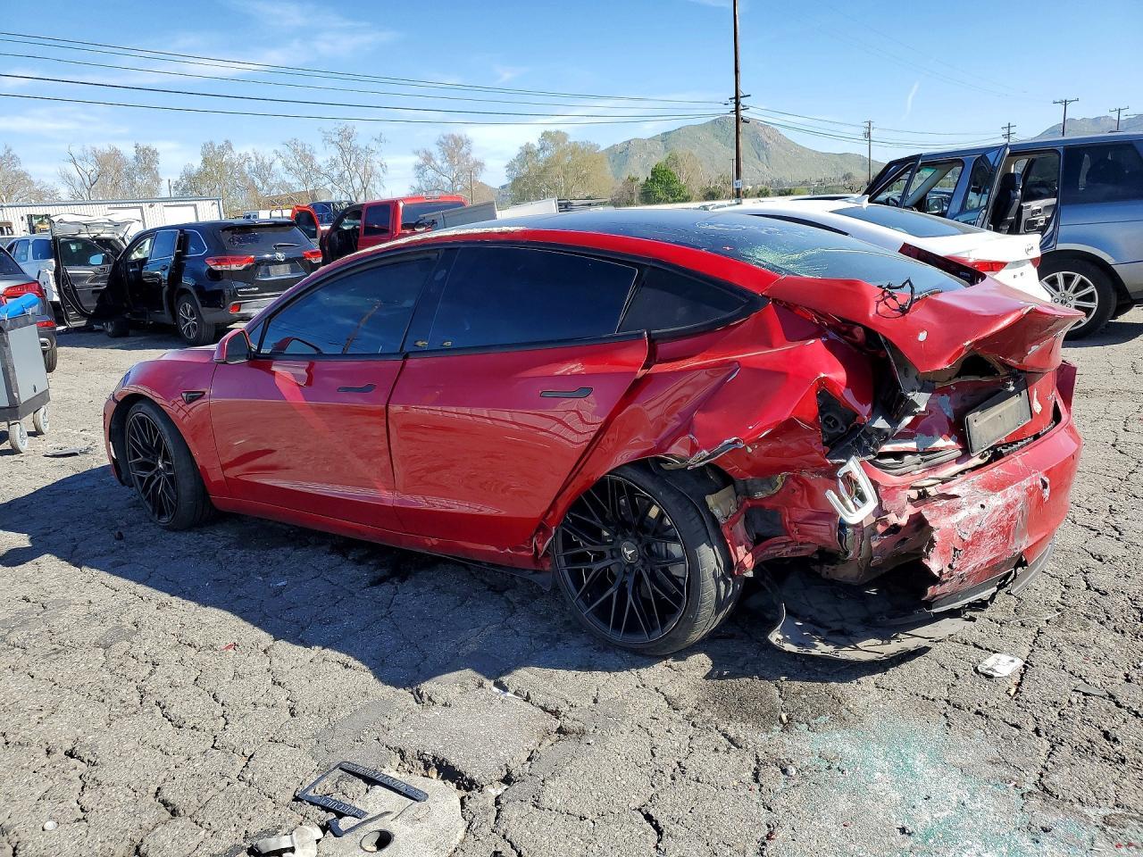 2022 Tesla Model 3 - Фото 2