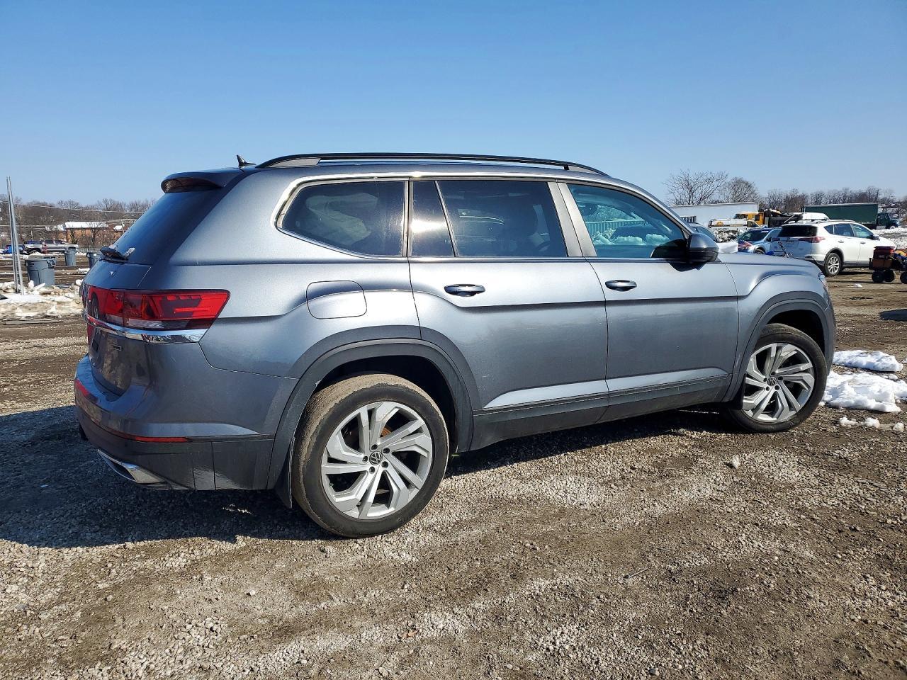 2022 Volkswagen Atlas Se - Image 3