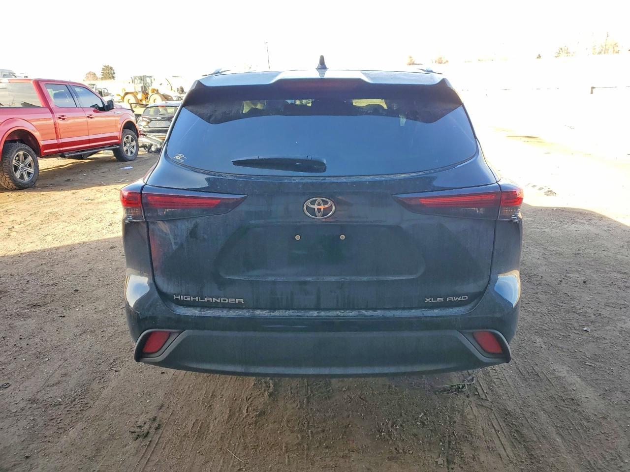 2025 Toyota Highlander Le - Фото 6