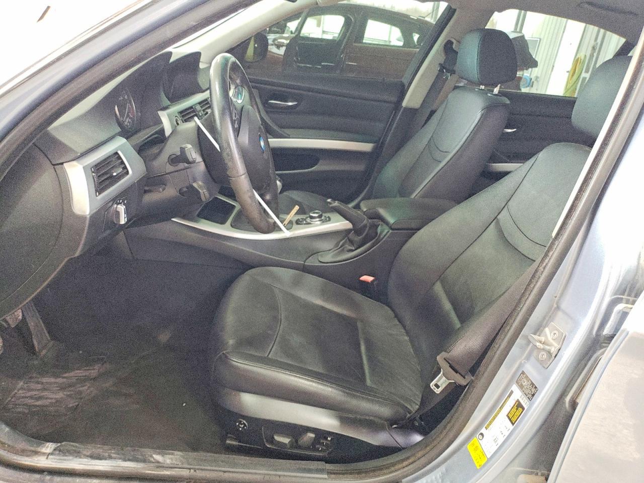 2010 BMW 335 Xi - Image 7