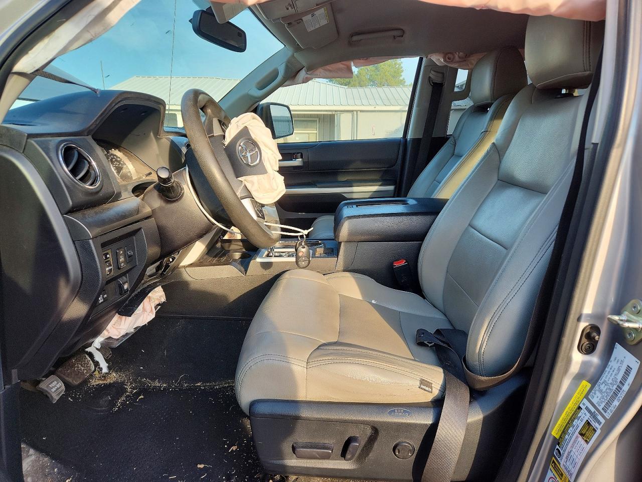 2014 Toyota Tundra Sr5 - Image 7