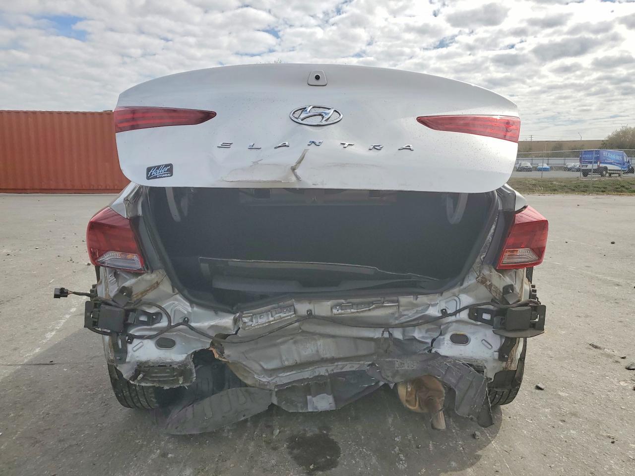 2019 Hyundai Elantra Value Edition - Фото 6