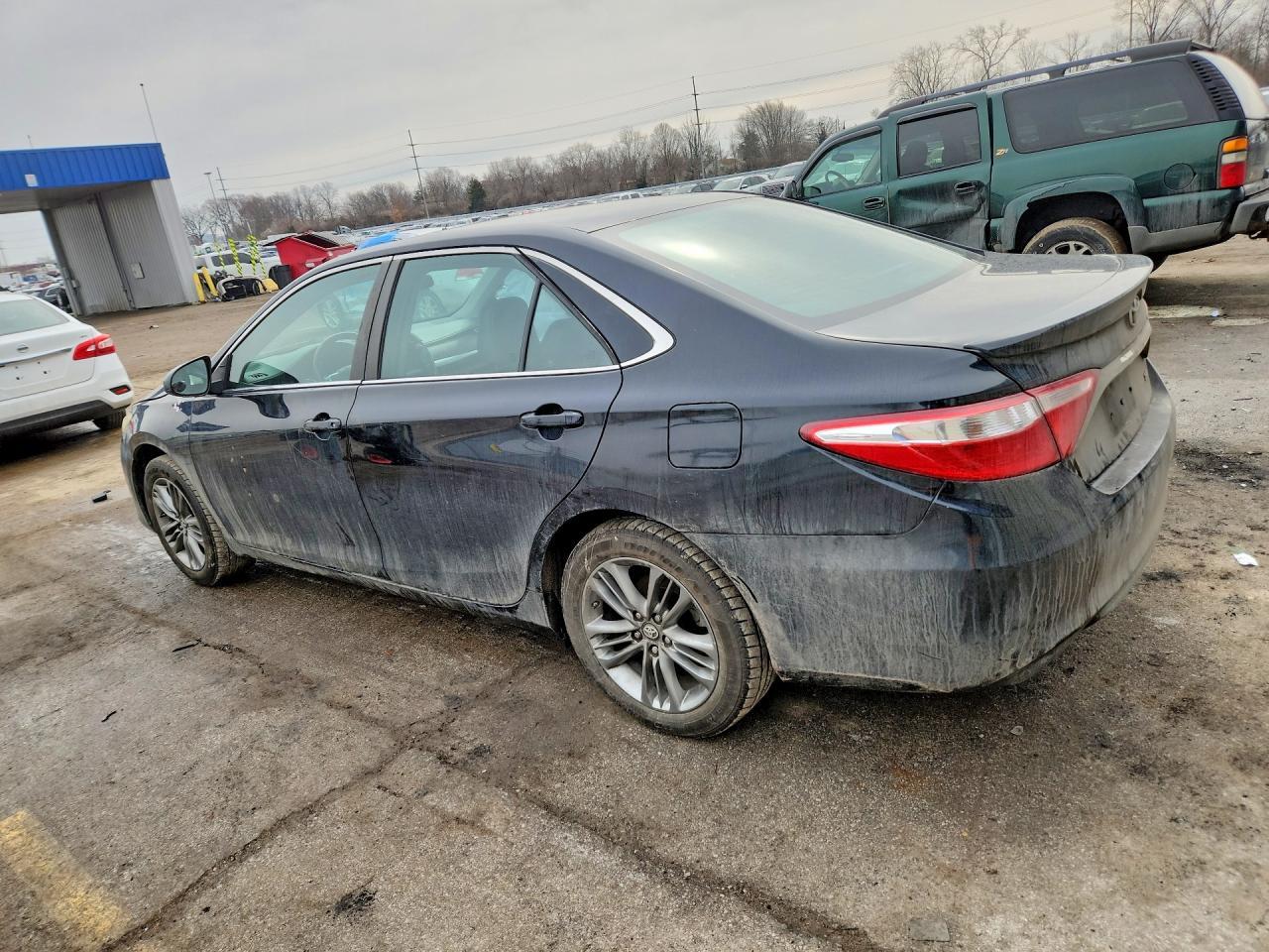 2017 Toyota Camry Le - Фото 2
