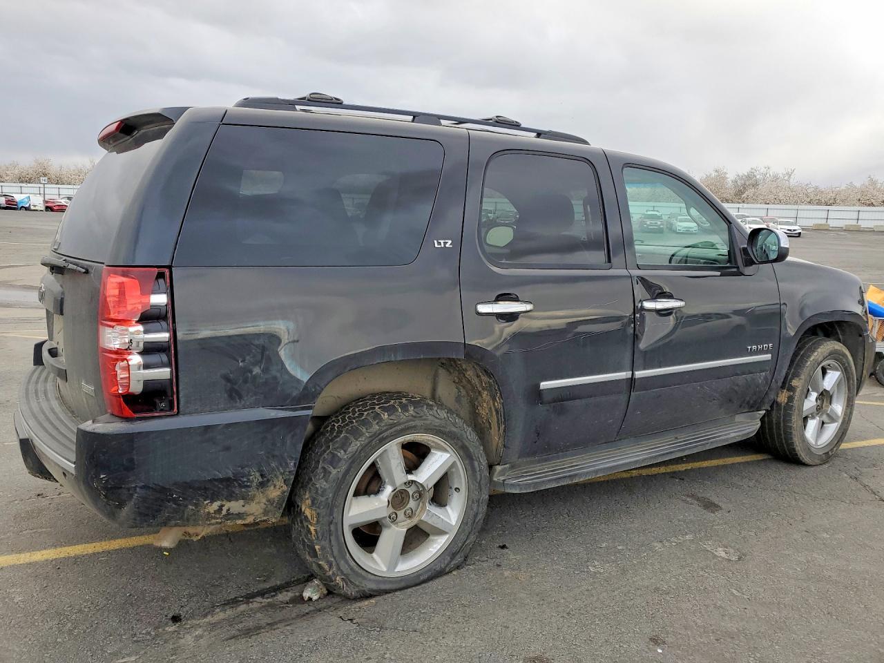 2011 Chevrolet Tahoe K1500 Ltz - Image 3