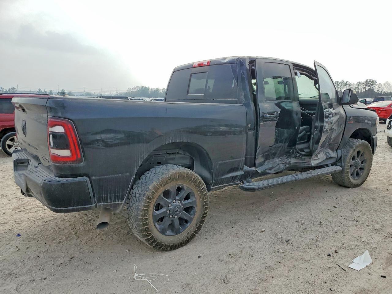2022 Ram 2500 - Image 3