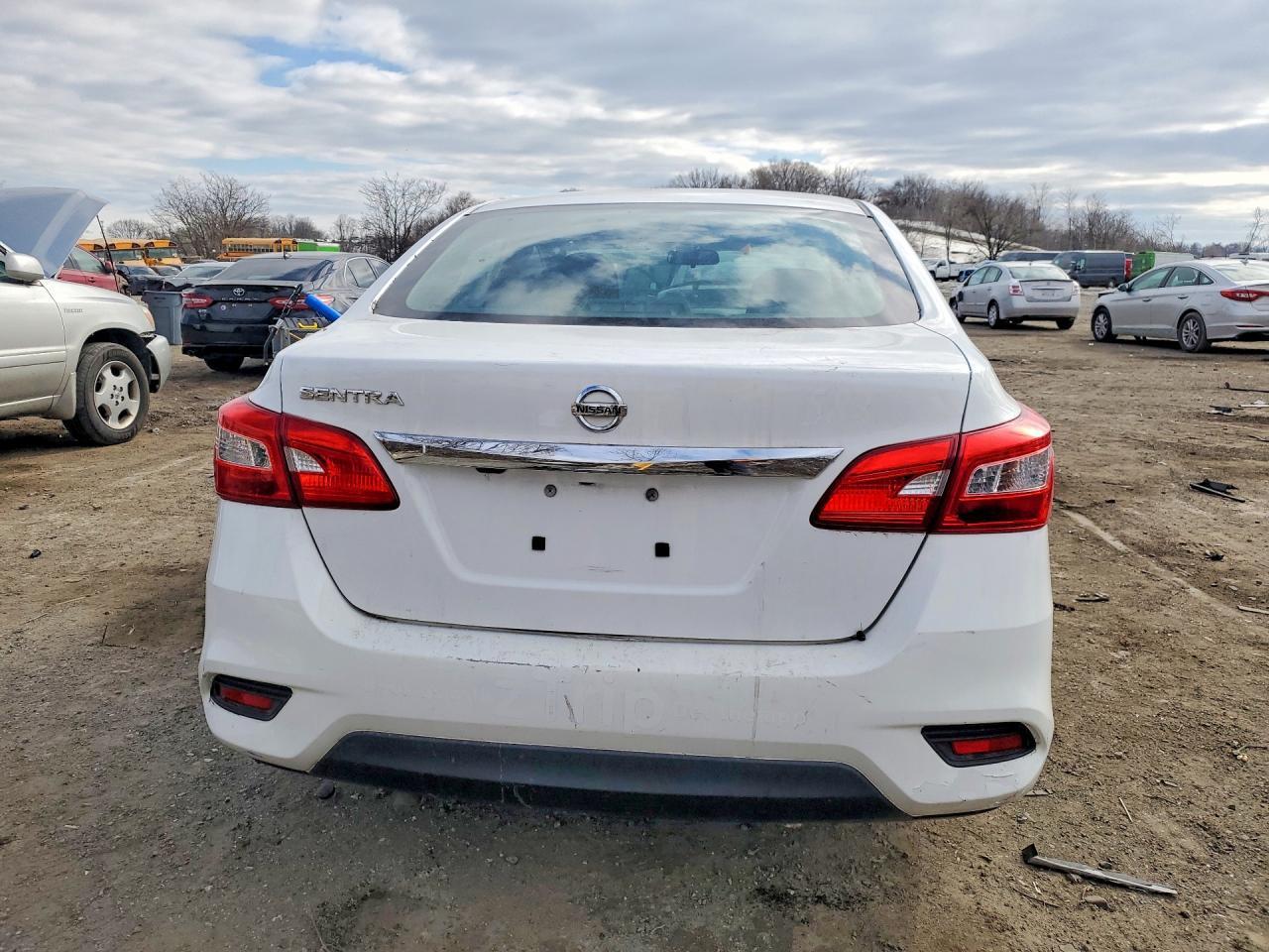 2019 Nissan Sentra S - Фото 6