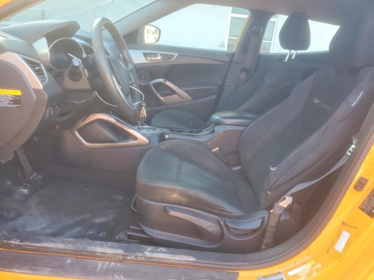 2015 Hyundai Veloster - Фото 7