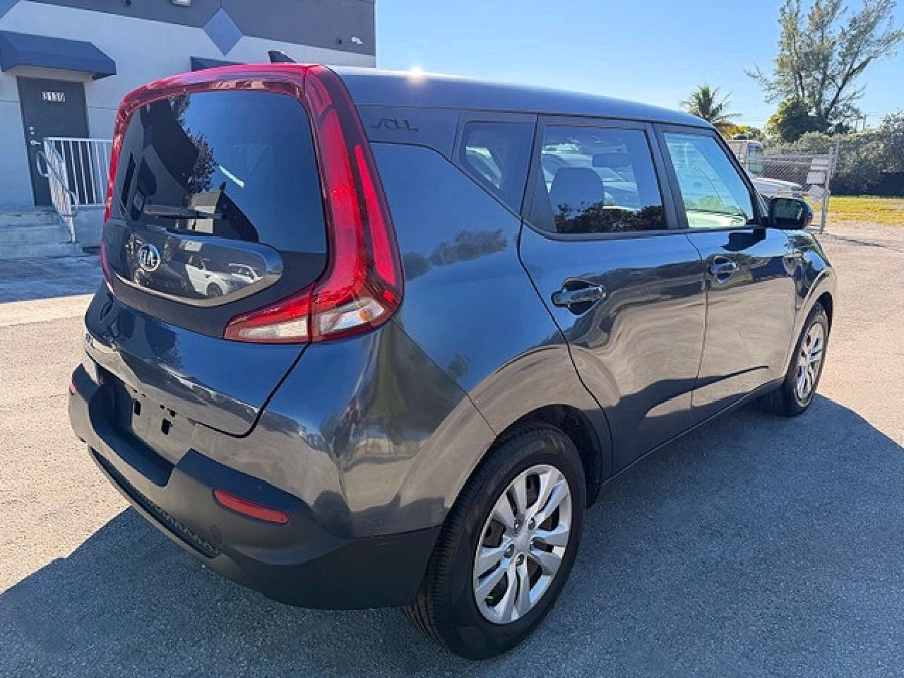 2020 Kia Soul Lx - Image 3