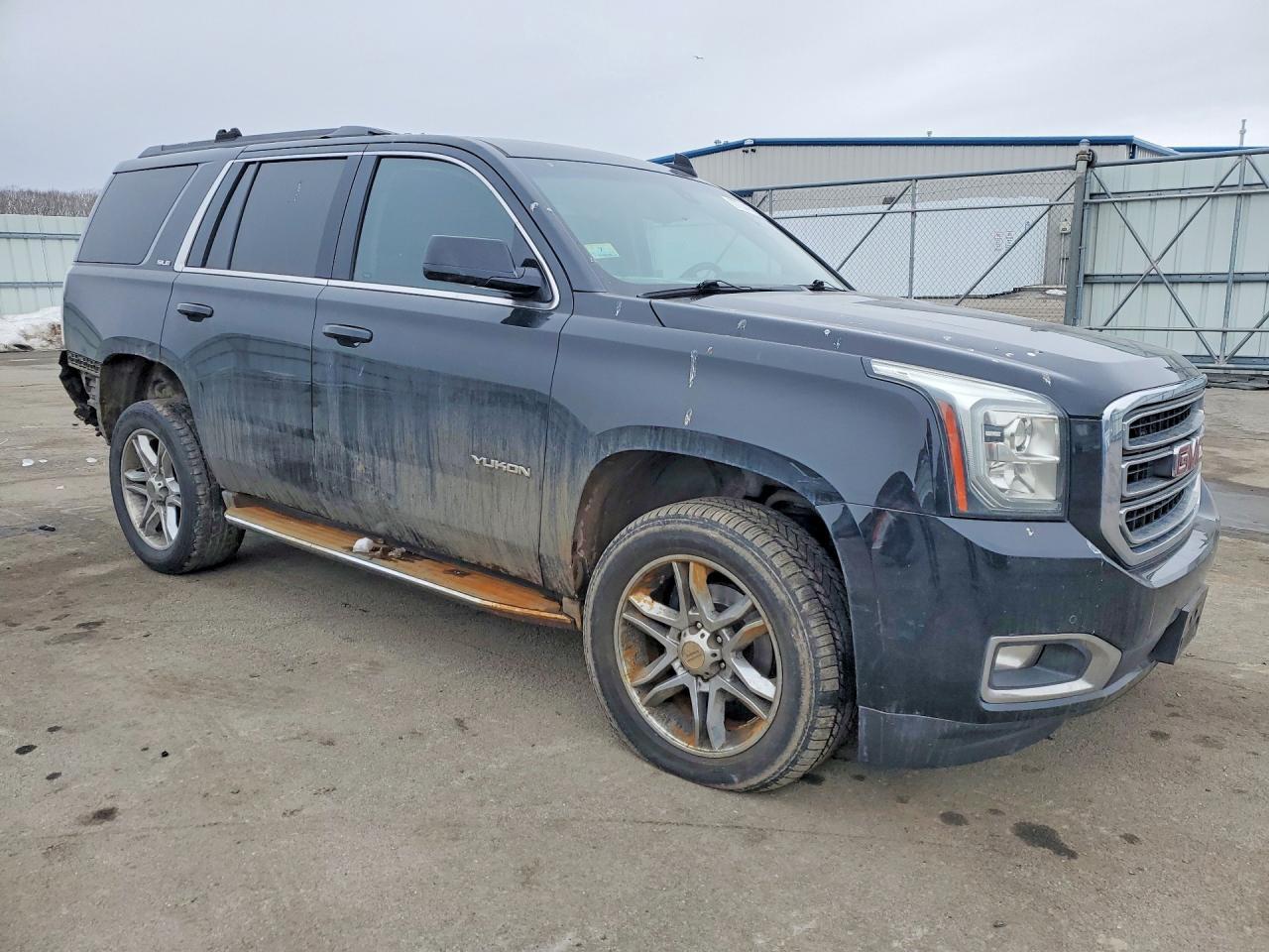 2017 GMC Yukon Sle - Image 4