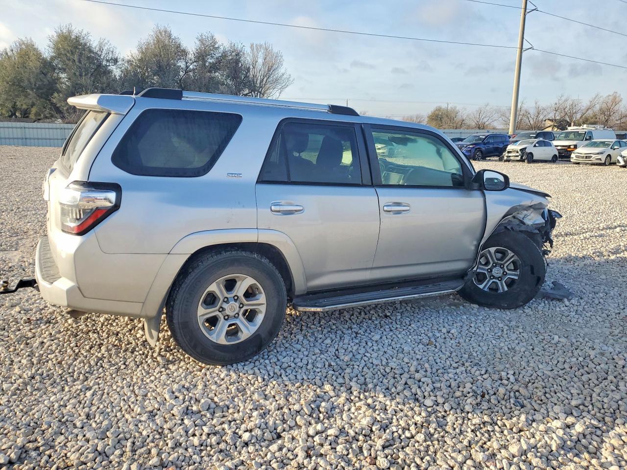 2021 Toyota 4Runner Sr5 - Фото 3
