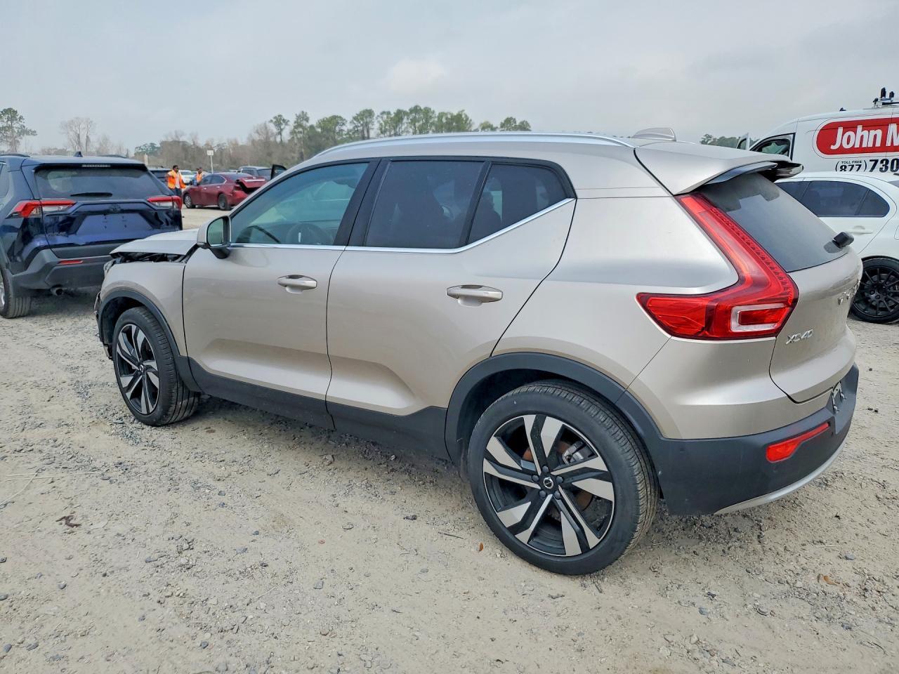 2023 Volvo Xc40 Ultimate - Фото 2