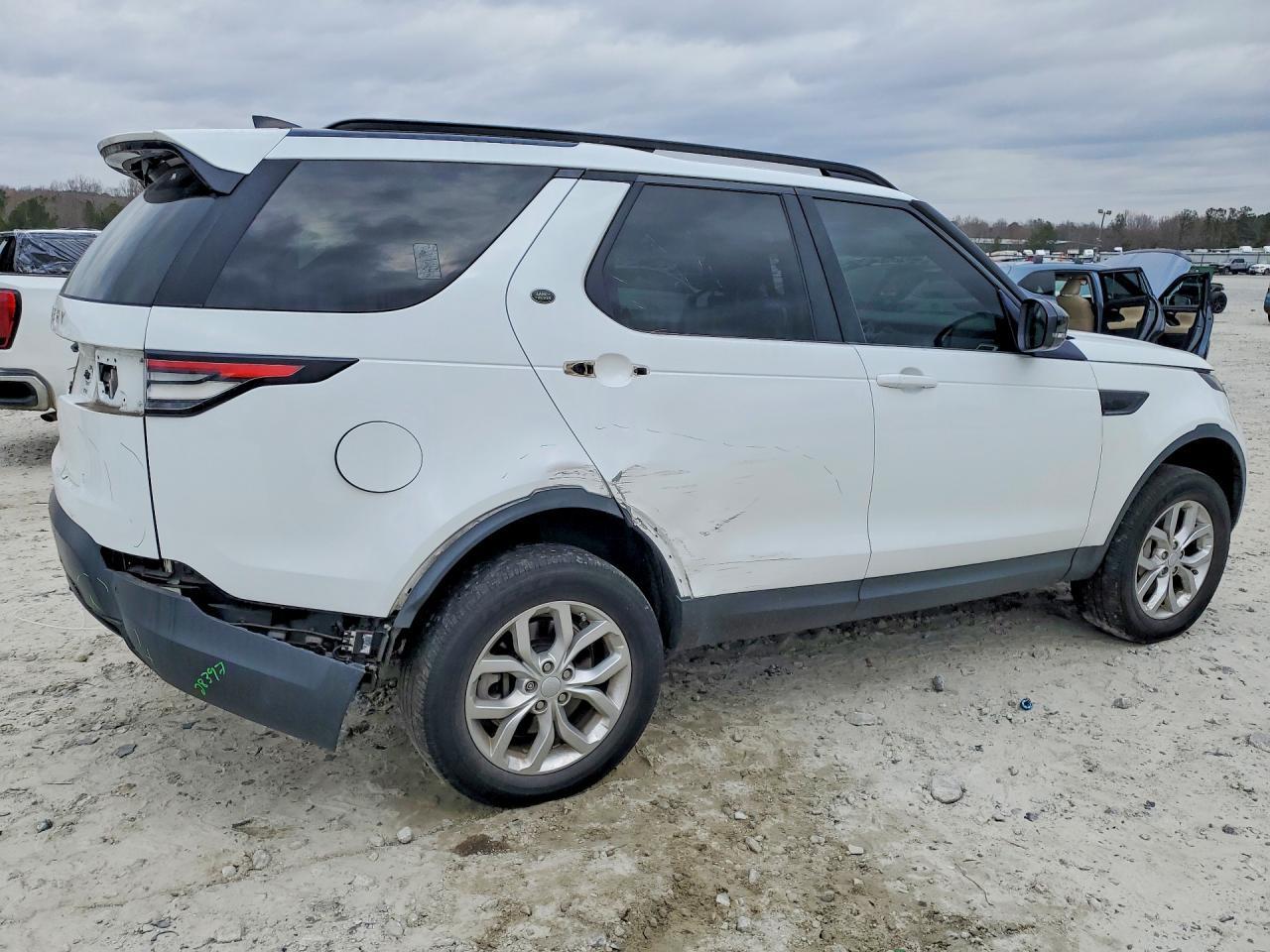 2018 Land Rover Discovery Se - Фото 3