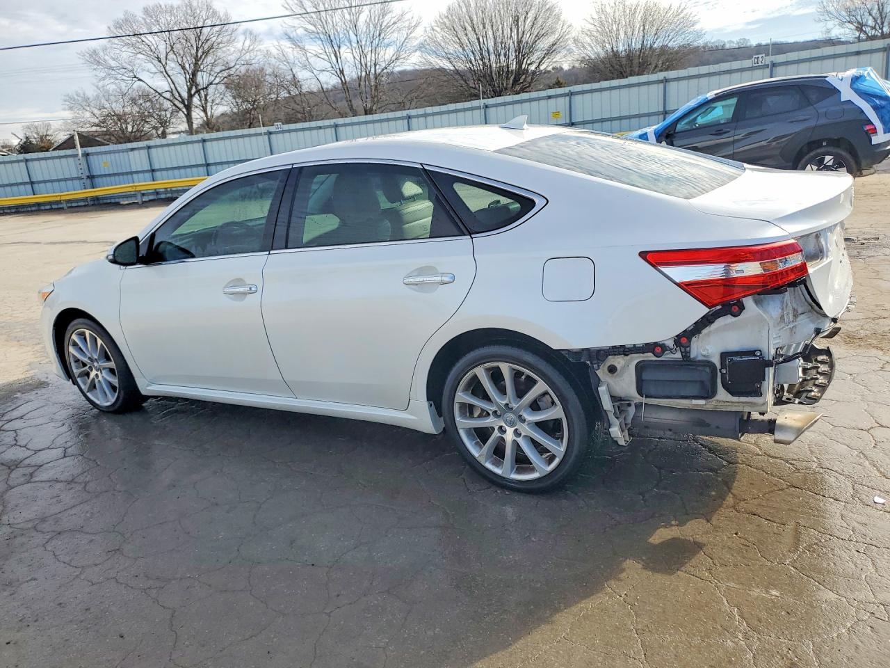 2015 Toyota Avalon Limited - Фото 2