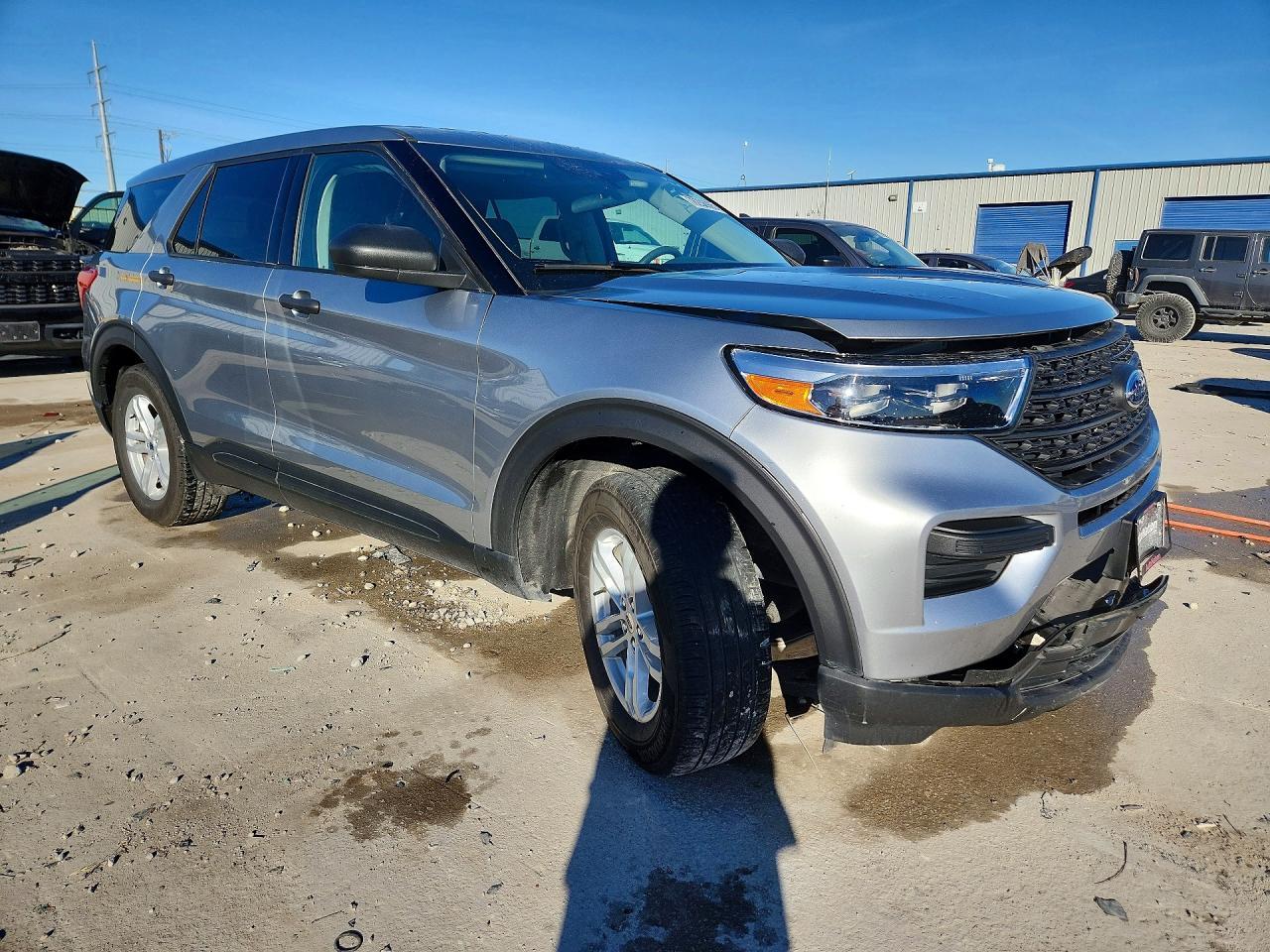 2023 Ford Explorer - Image 4